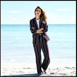 🄷&🄼 Wide cut pants in woven fabric